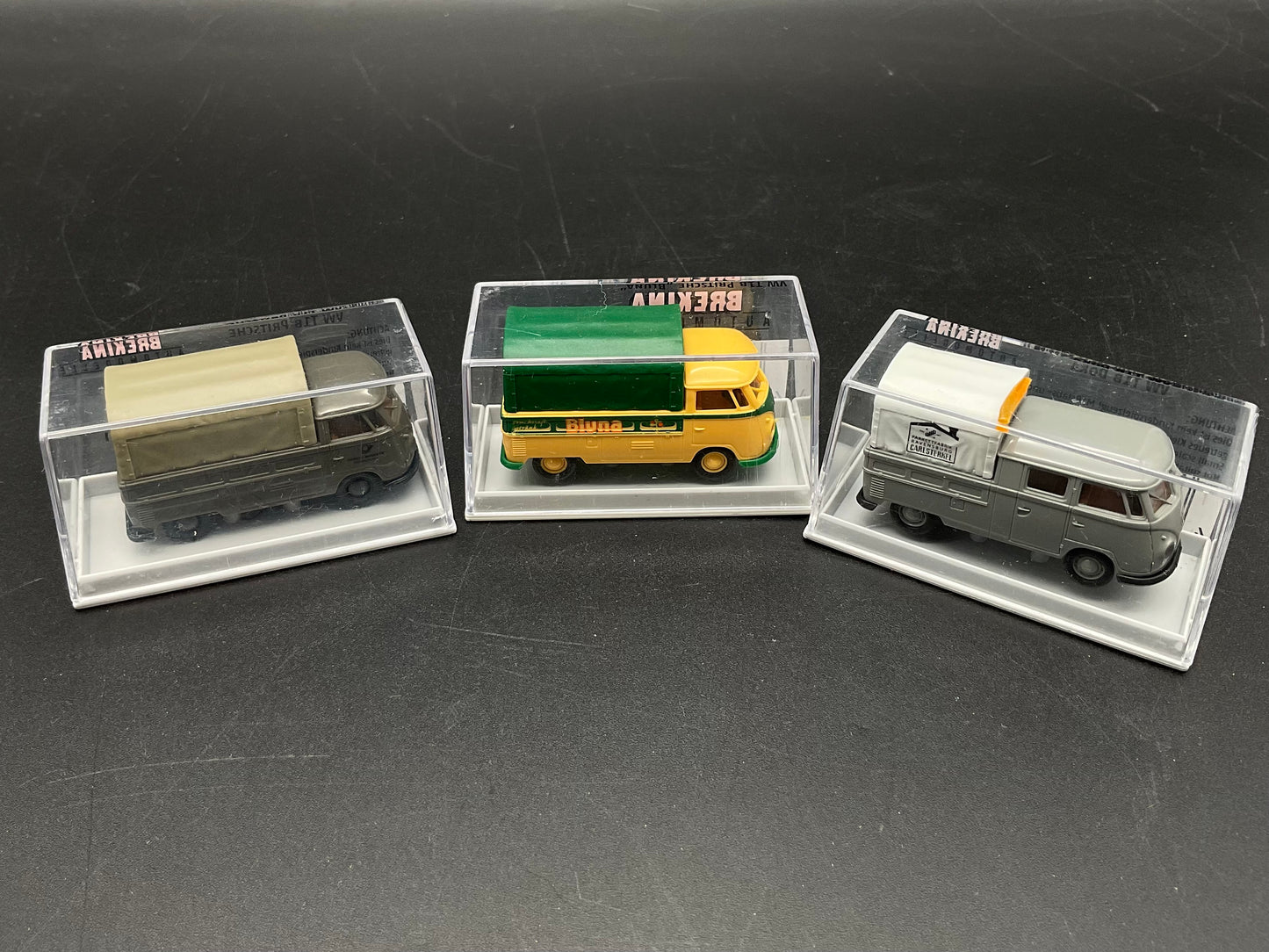 Drei Brekina VW T1 Busse