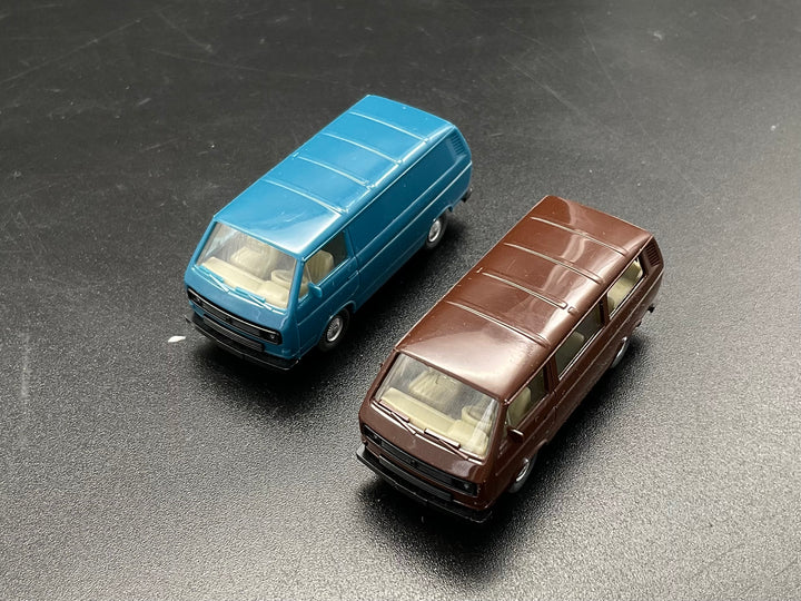 Zwei VW Wiking Fahrzeuge