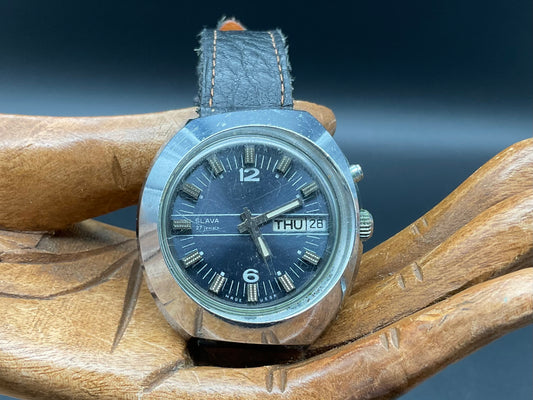 Blaue Slava Uhr
