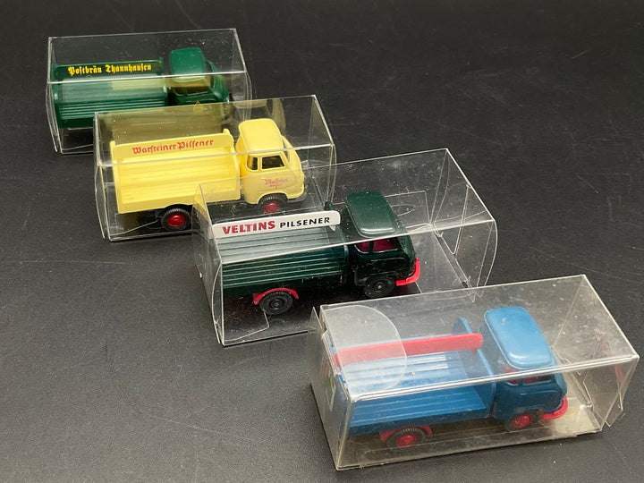 Vier Wiking Getränkepritschen