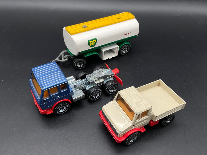 Zwei LKWˋs und ein Anhänger von Siku