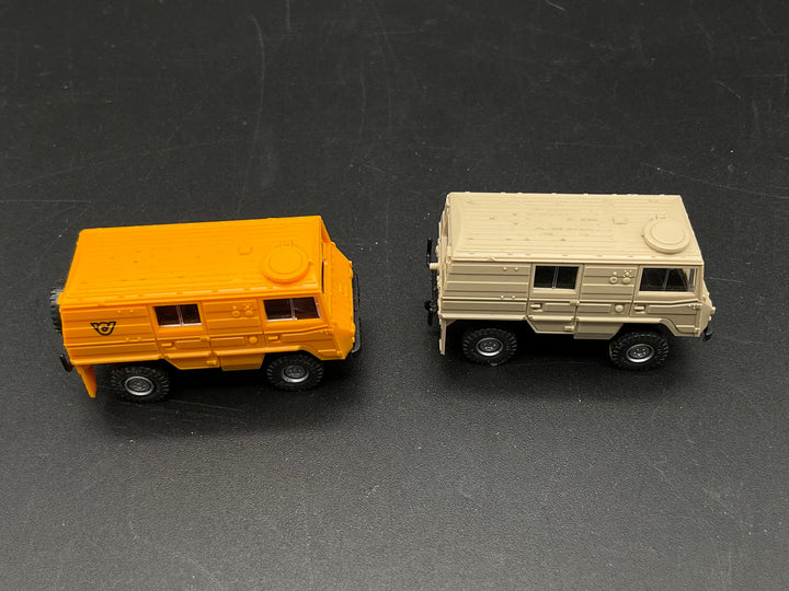 Zwei Modellfahrzeuge von ROCO