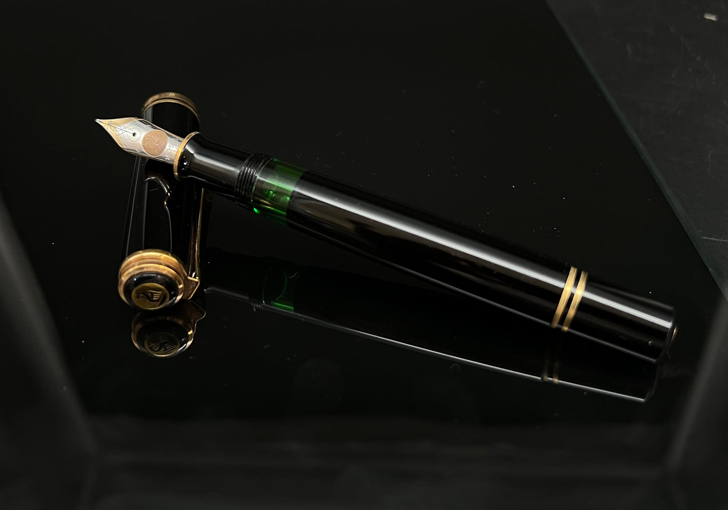 Pelikan Kolbenfüller Serie 600 mit 14 K Gold,Rodium Feder