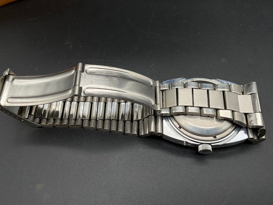 Silberfarbige Slava Uhr            905