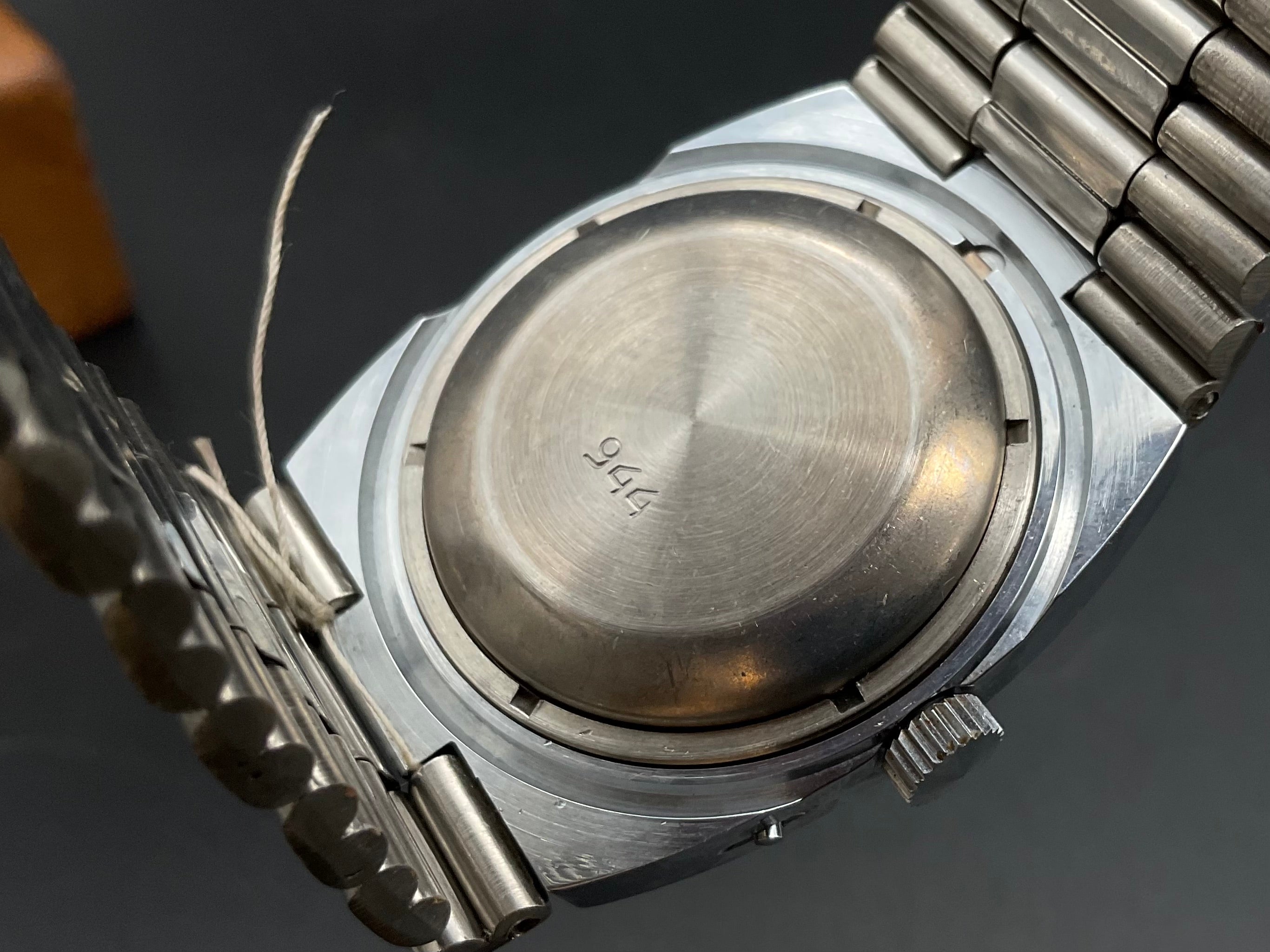 Silberfarbige Slava Uhr    905