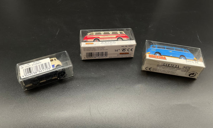 Drei Brekina Modellbusse