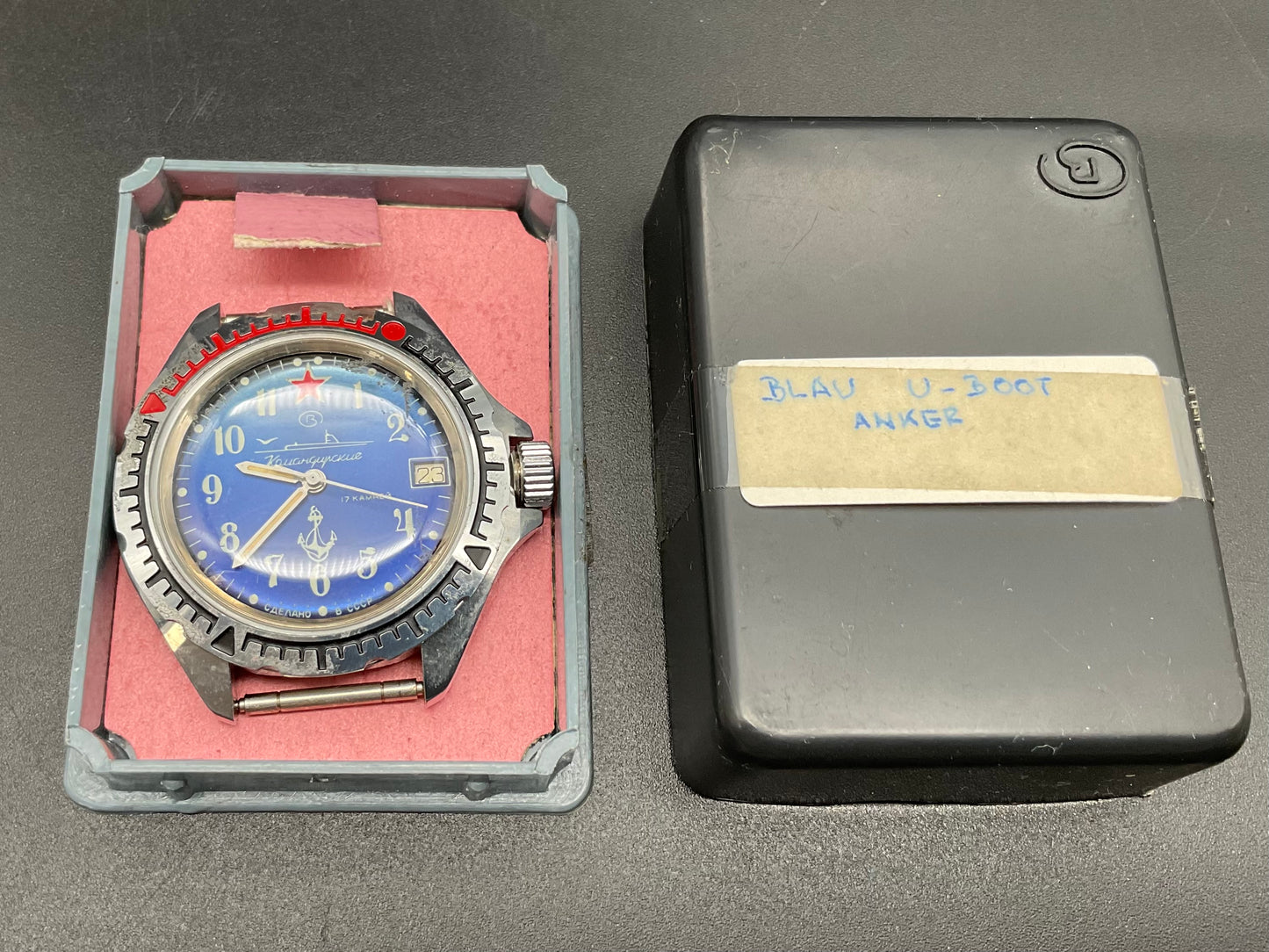Blau/Silberfarbige Russische Uhr