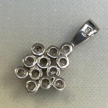 Atemberaubender 585 Diamant Kettenanhäner mit 12 Diamanten in blumiger Fassung