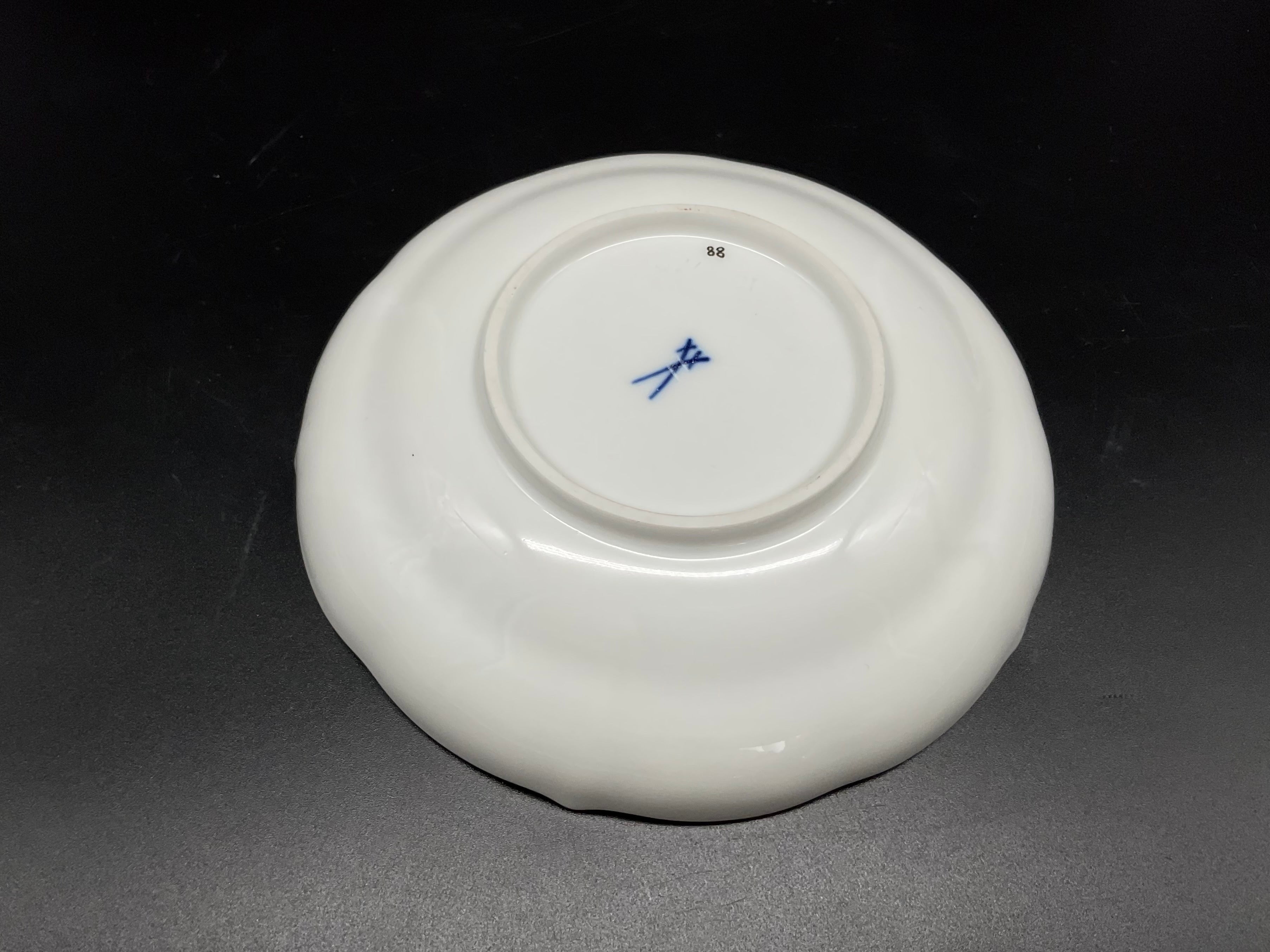 Porzellan Schale in grün-weiß