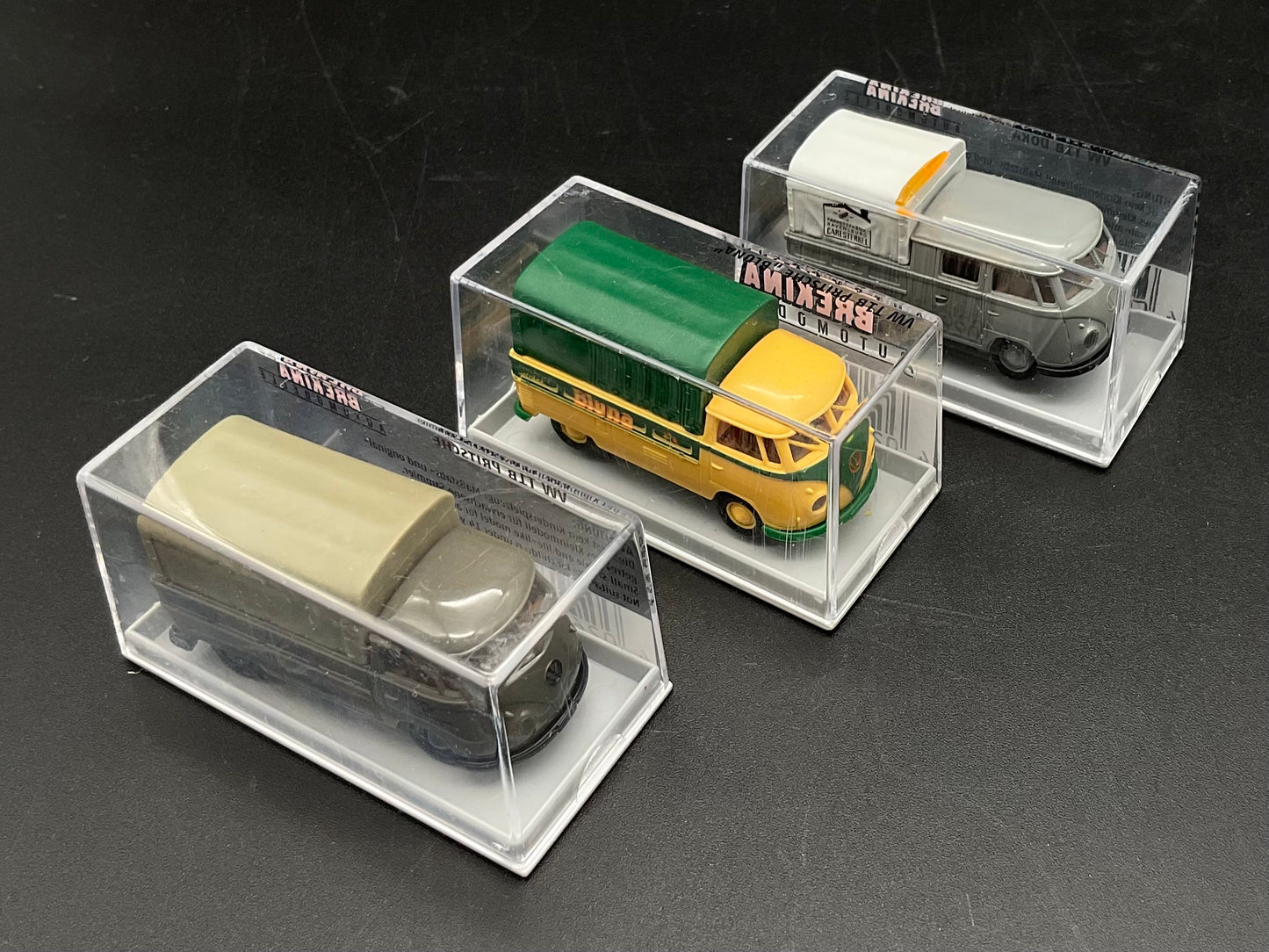 Drei Brekina VW T1 Busse