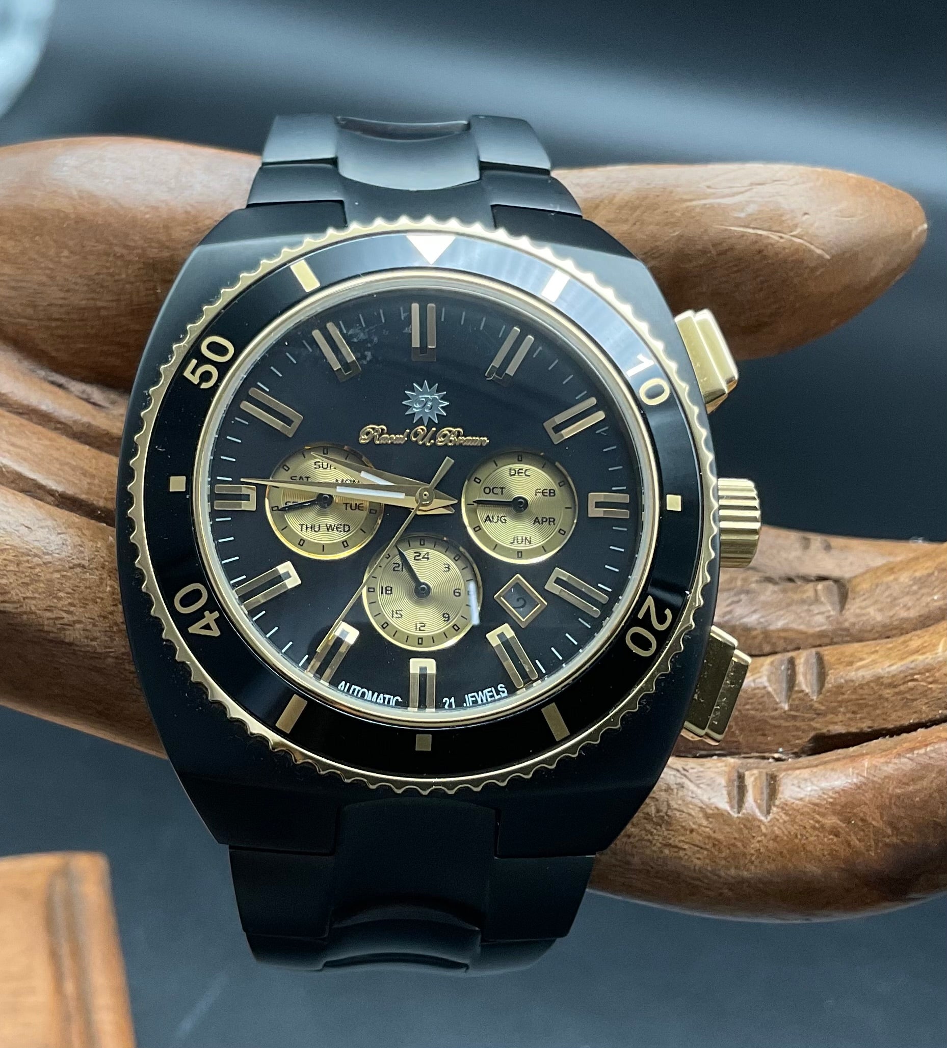 Gold-schwarze Raoul U. Braun Uhr