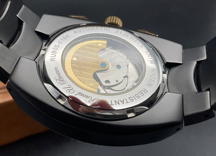 Gold-schwarze Raoul U. Braun Uhr