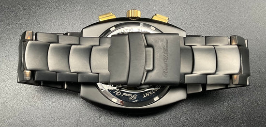 Gold-schwarze Raoul U. Braun Uhr