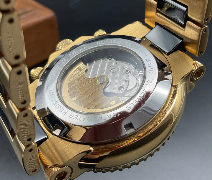 Gold-schwarze Raoul U. Braun Uhr