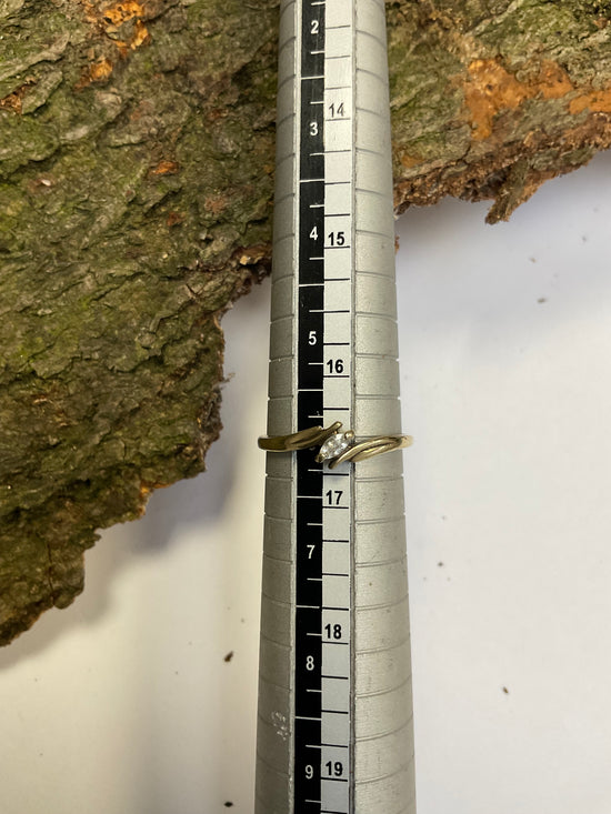 333er Goldring mit Schmuckstein
