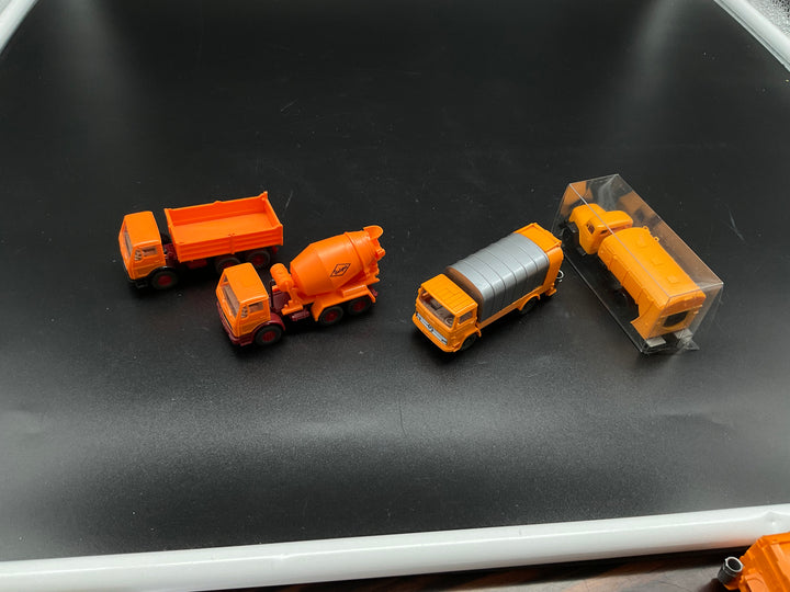 Vier Wiking Modellfahrzeuge