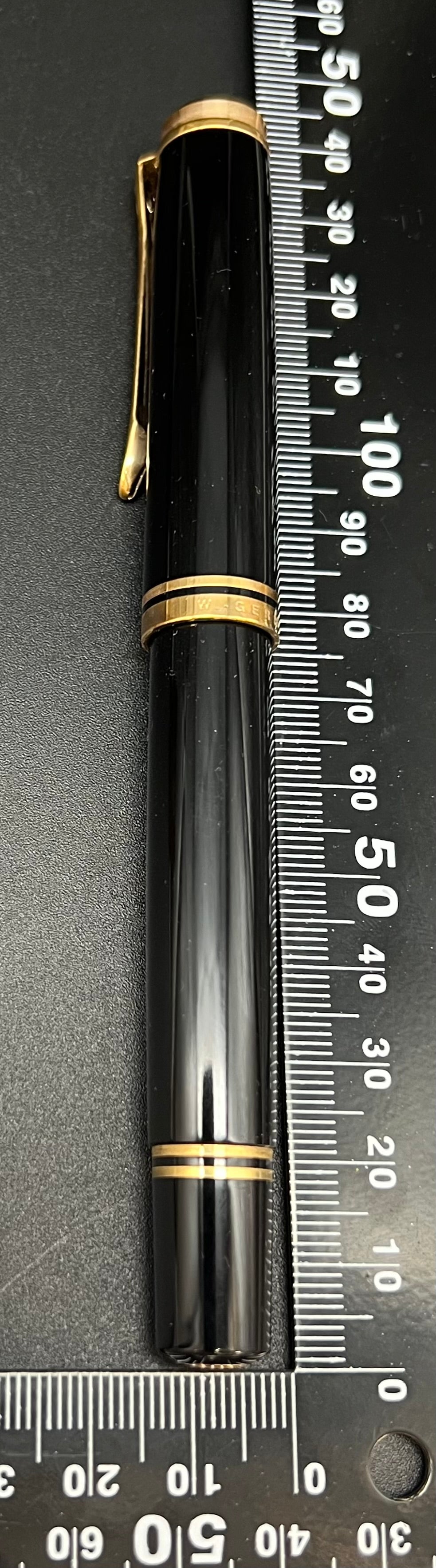Pelikan Kolbenfüller Serie 600 mit 14 K Gold,Rodium Feder