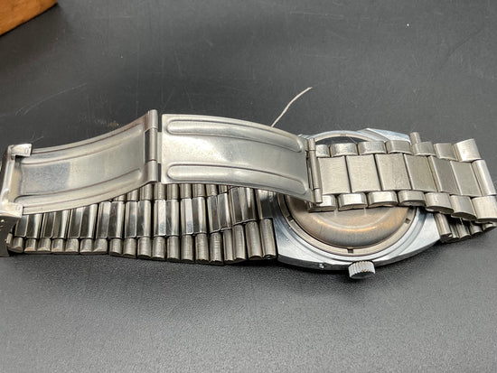 Silberfarbige Slava Uhr    905