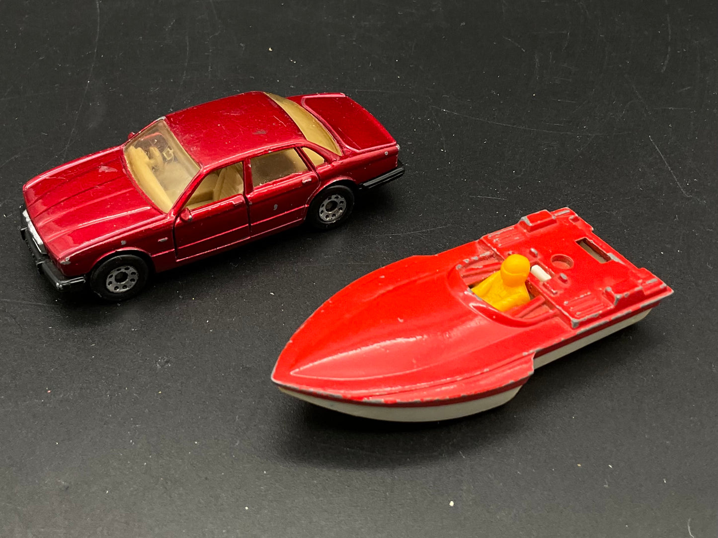 Matchbox Jaguar XJ6 und Seafire