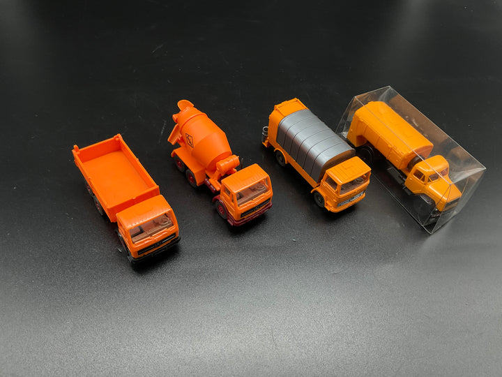 Vier Wiking Modellfahrzeuge