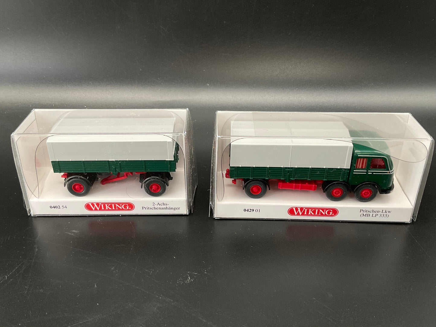 Wiking Pritschen-LKW mit 2 Achs-Pritschenanhänger