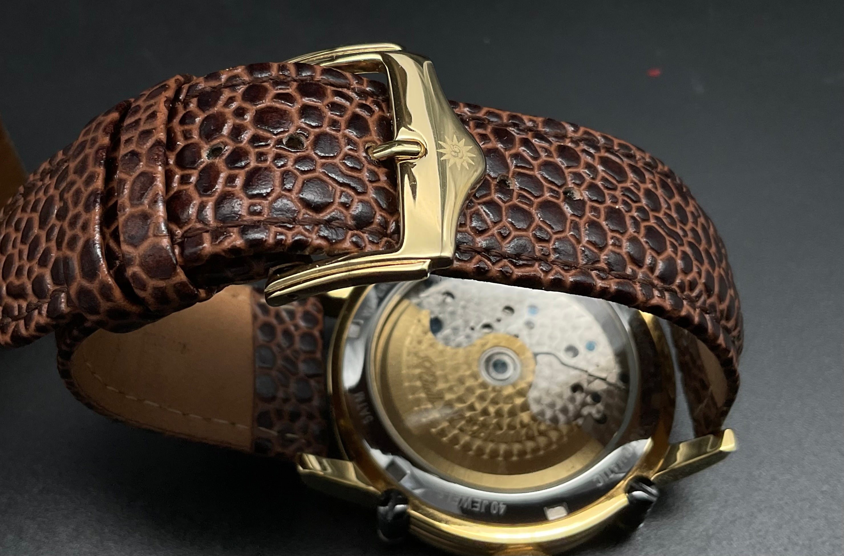 Goldene Raoul U. Braun Uhr