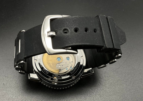 Grün-schwarze Raoul U. Braun Uhr