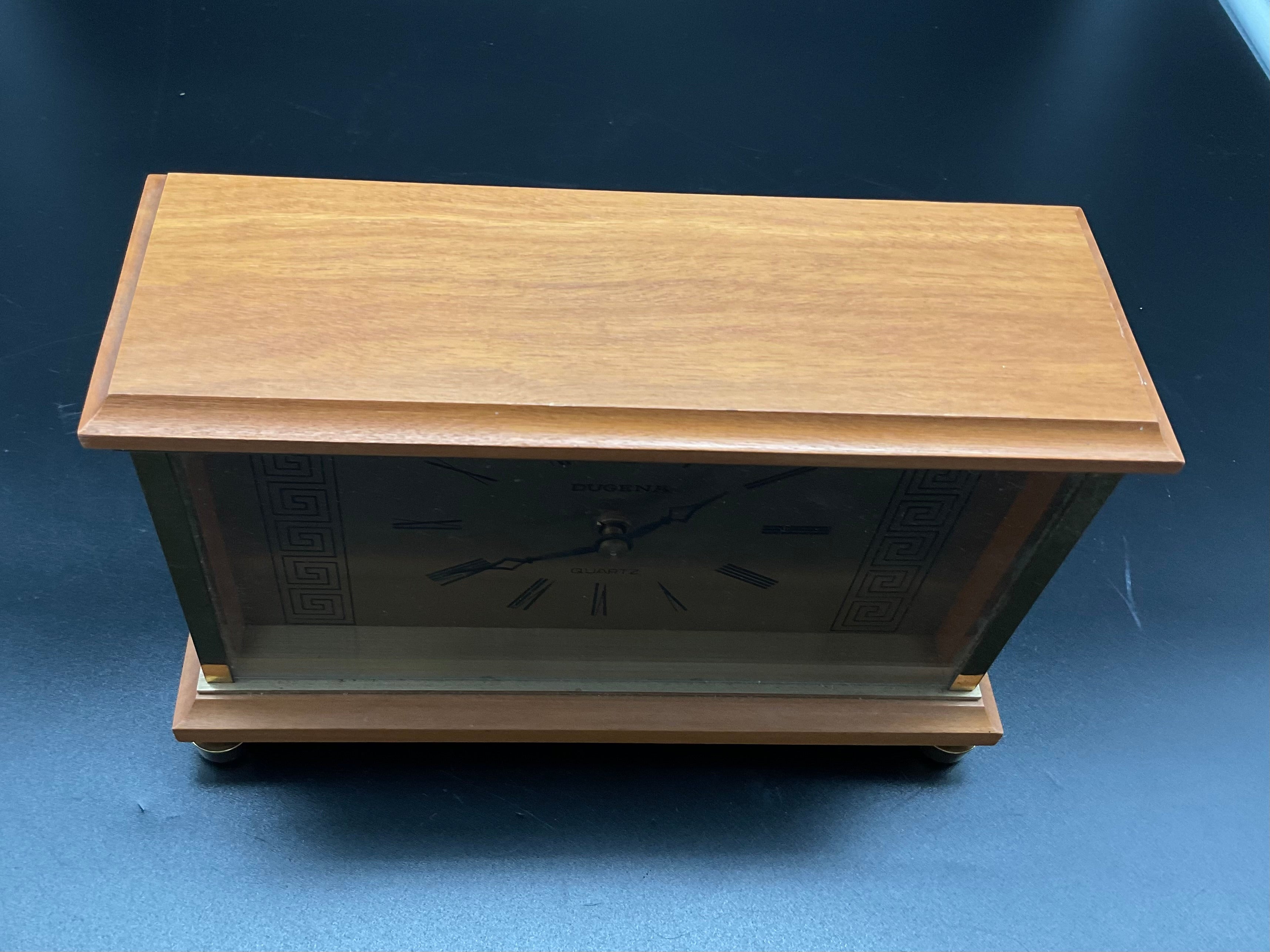 Goldfarbige Dugenta Tischuhr mit Holz