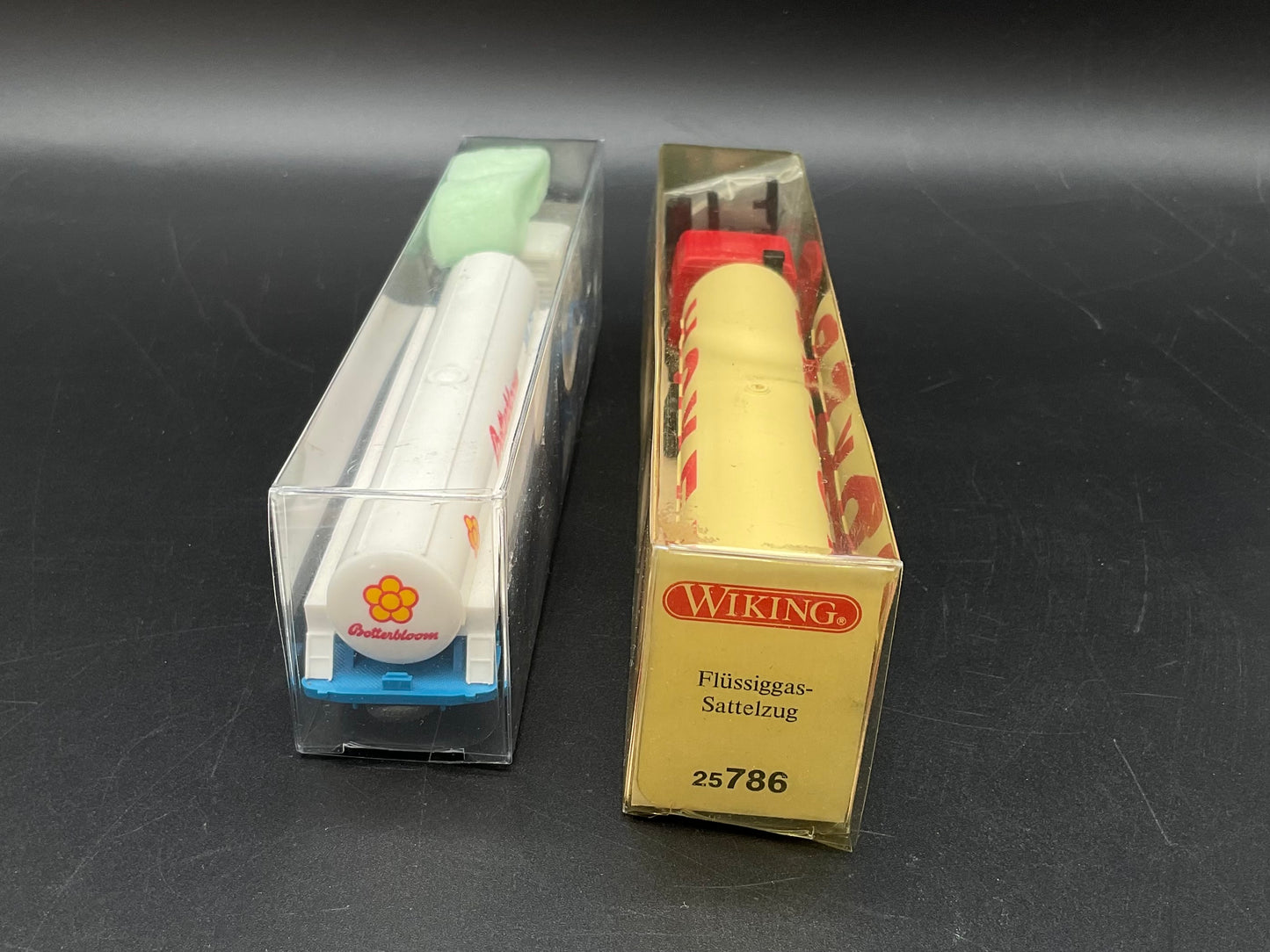 Flüssiggas- und Milch-Sattelzug von Wiking