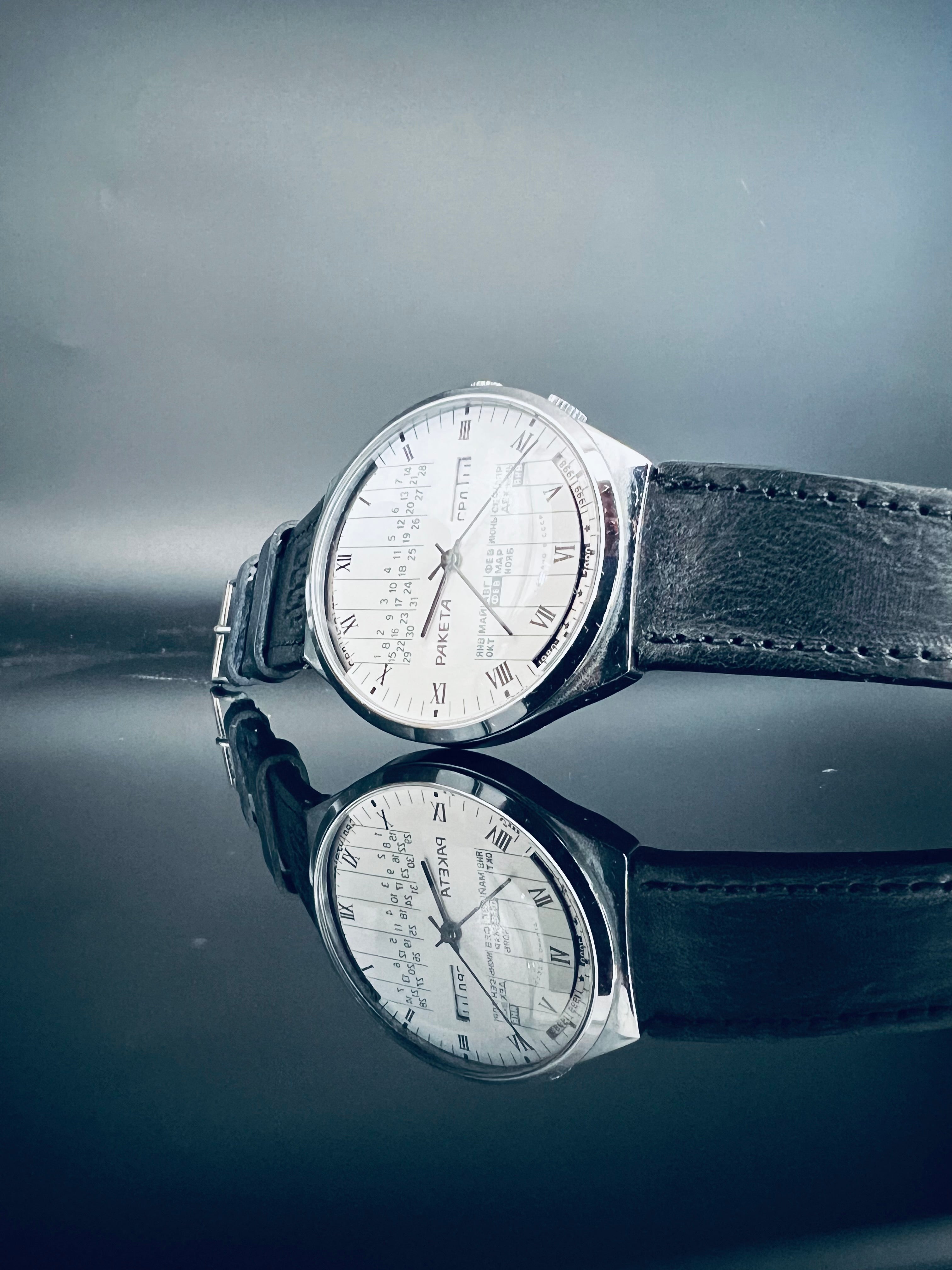 Russische Paketa Armbanduhr                905