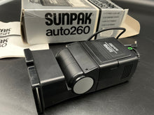 Lade das Bild in den Galerie-Viewer, Sunpak Auto 260 Blitzlicht

