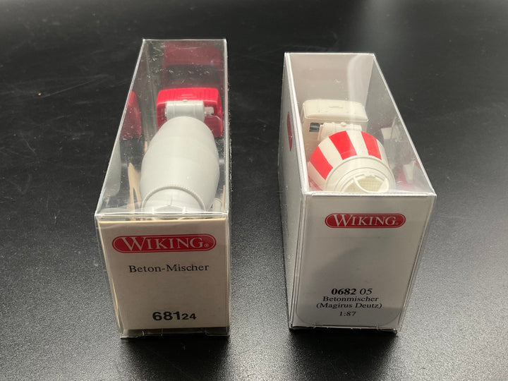 Zwei Wiking Betonmischer