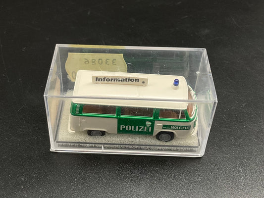 Brekina Polizei Bus