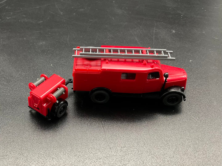 Wiking Feuerwehr mit Anhänger