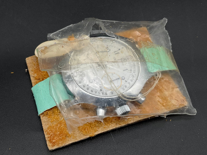 POWOT Uhr mit Originalverpackung   905