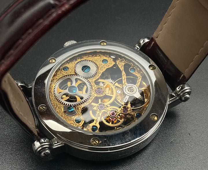 Silber-goldene Skelettuhr von Graf von Monte Wehro