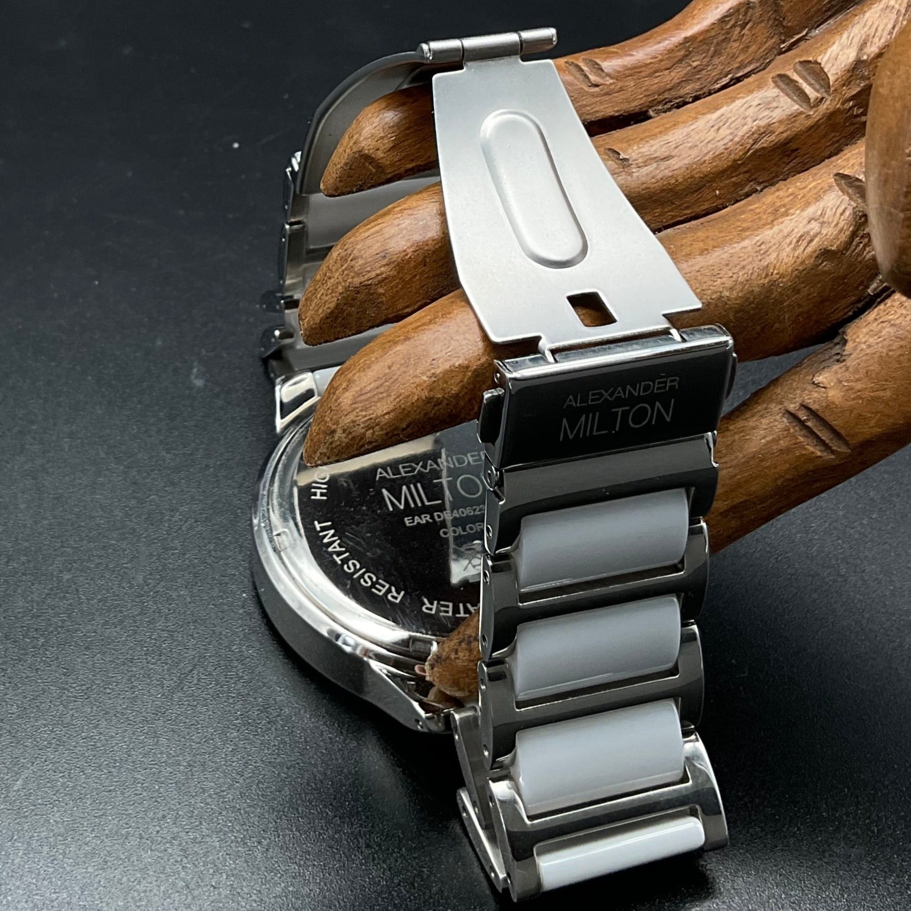 Silber-weiße Alexander Milton Uhr