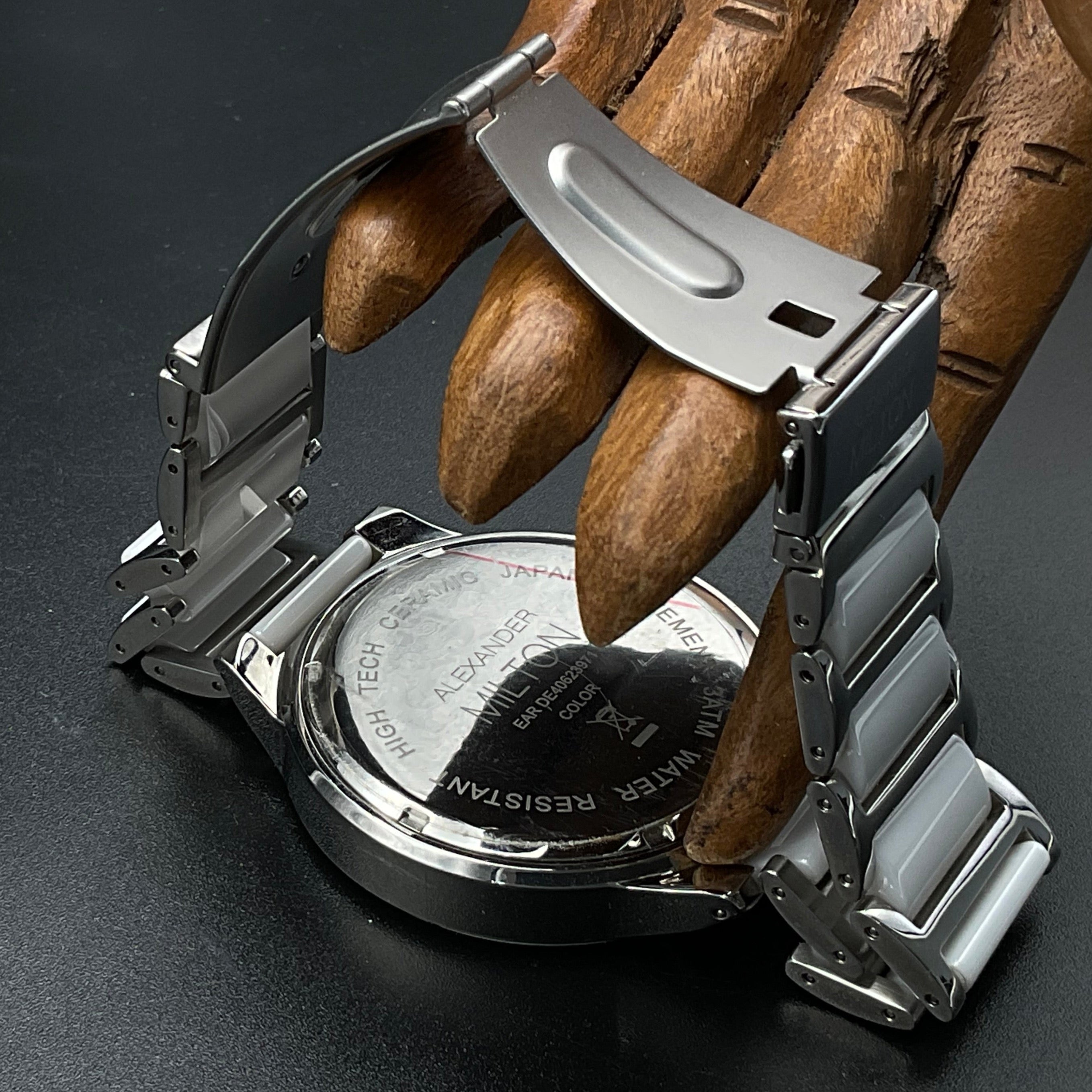 Silber-weiße Alexander Milton Uhr