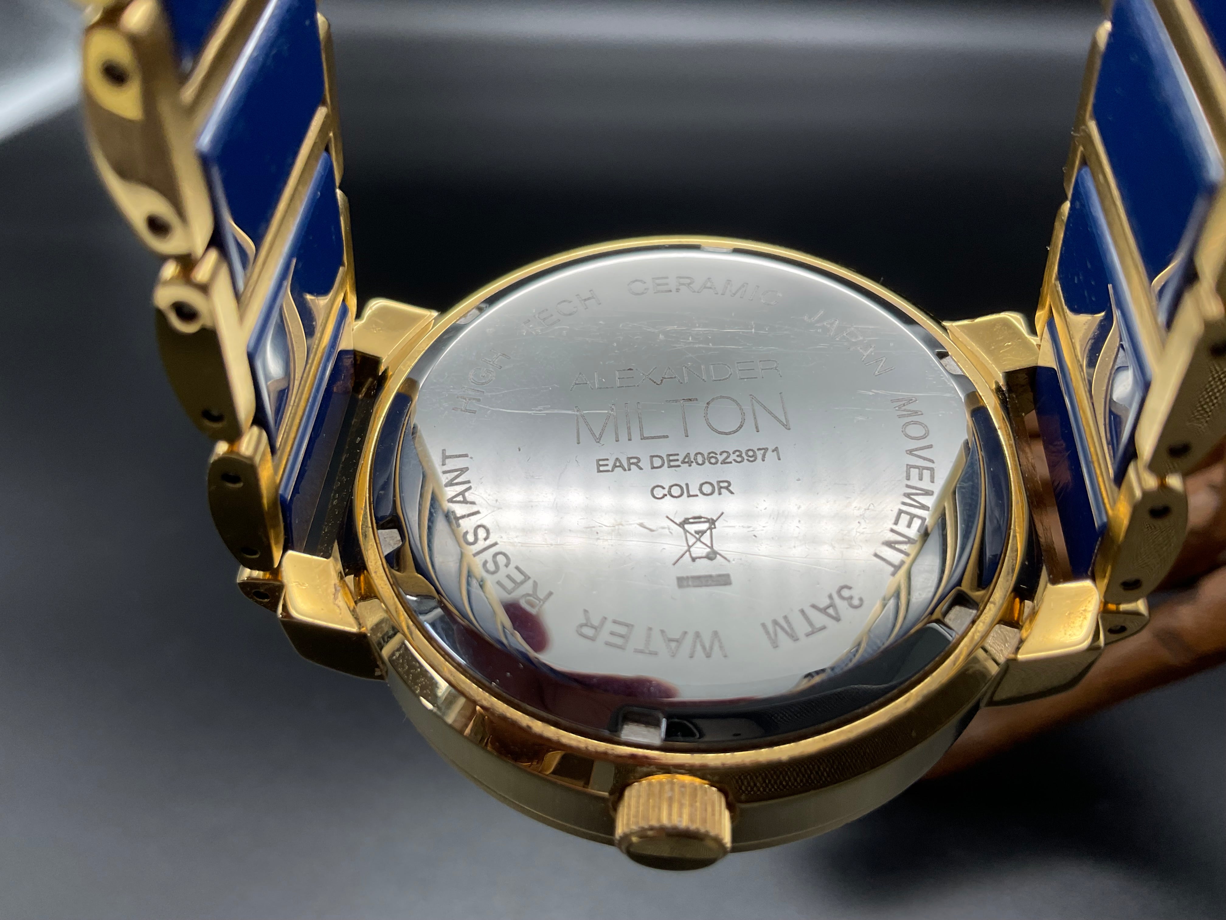 Gold-blaue Alexander Milton Uhr
