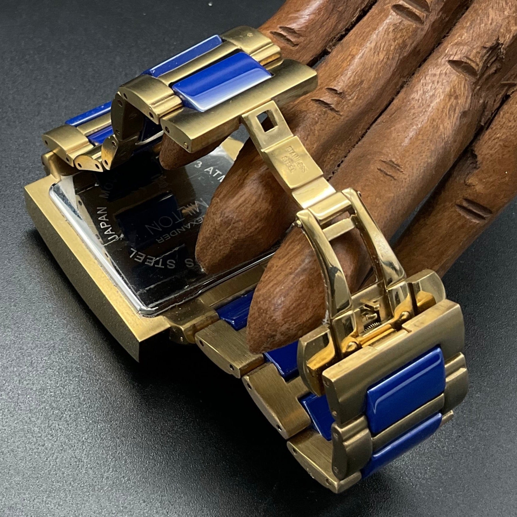 Blau-goldene Alexander Milton Uhr