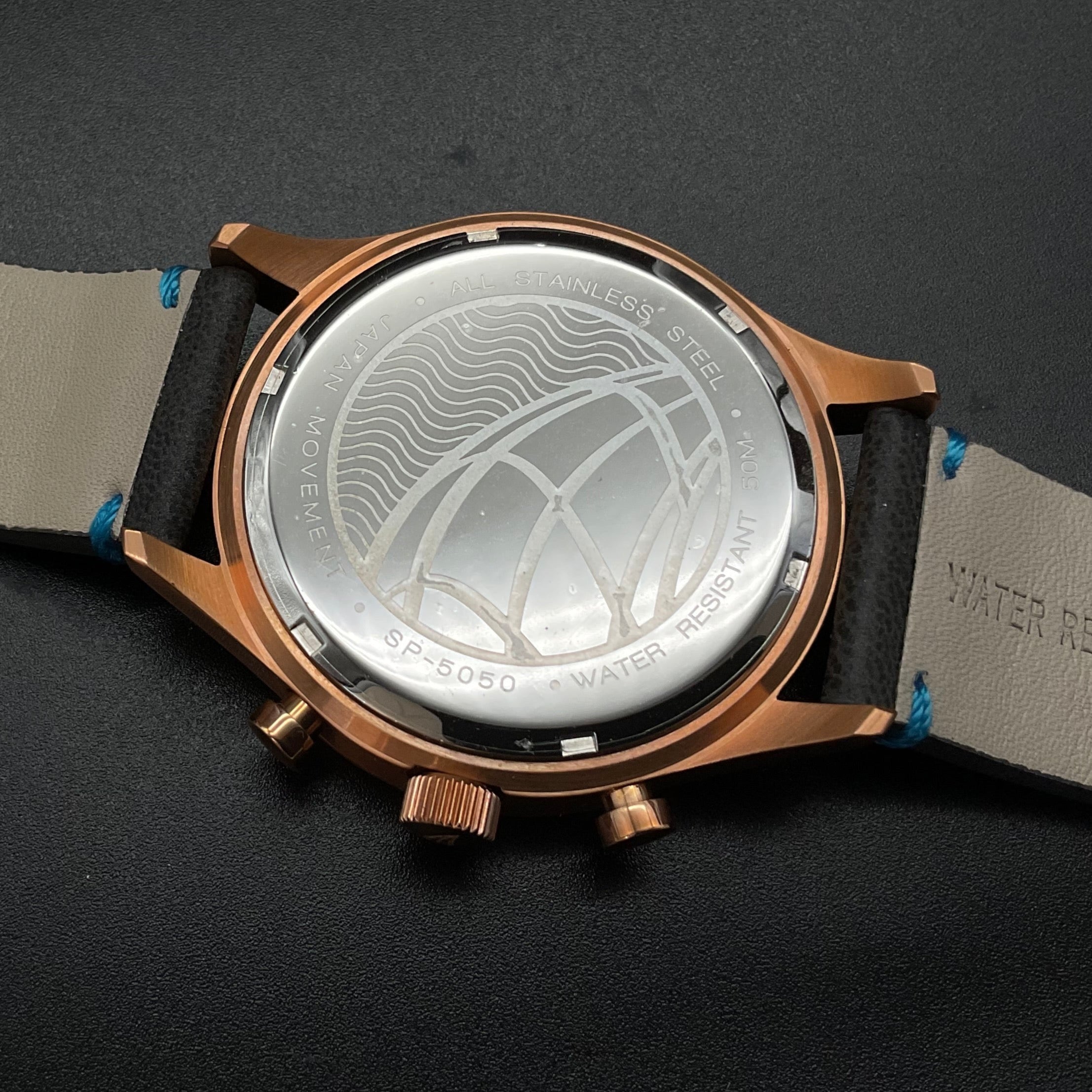 Bläulich-Rosé Farbige Spinnaker SP-5050 Armbanduhr