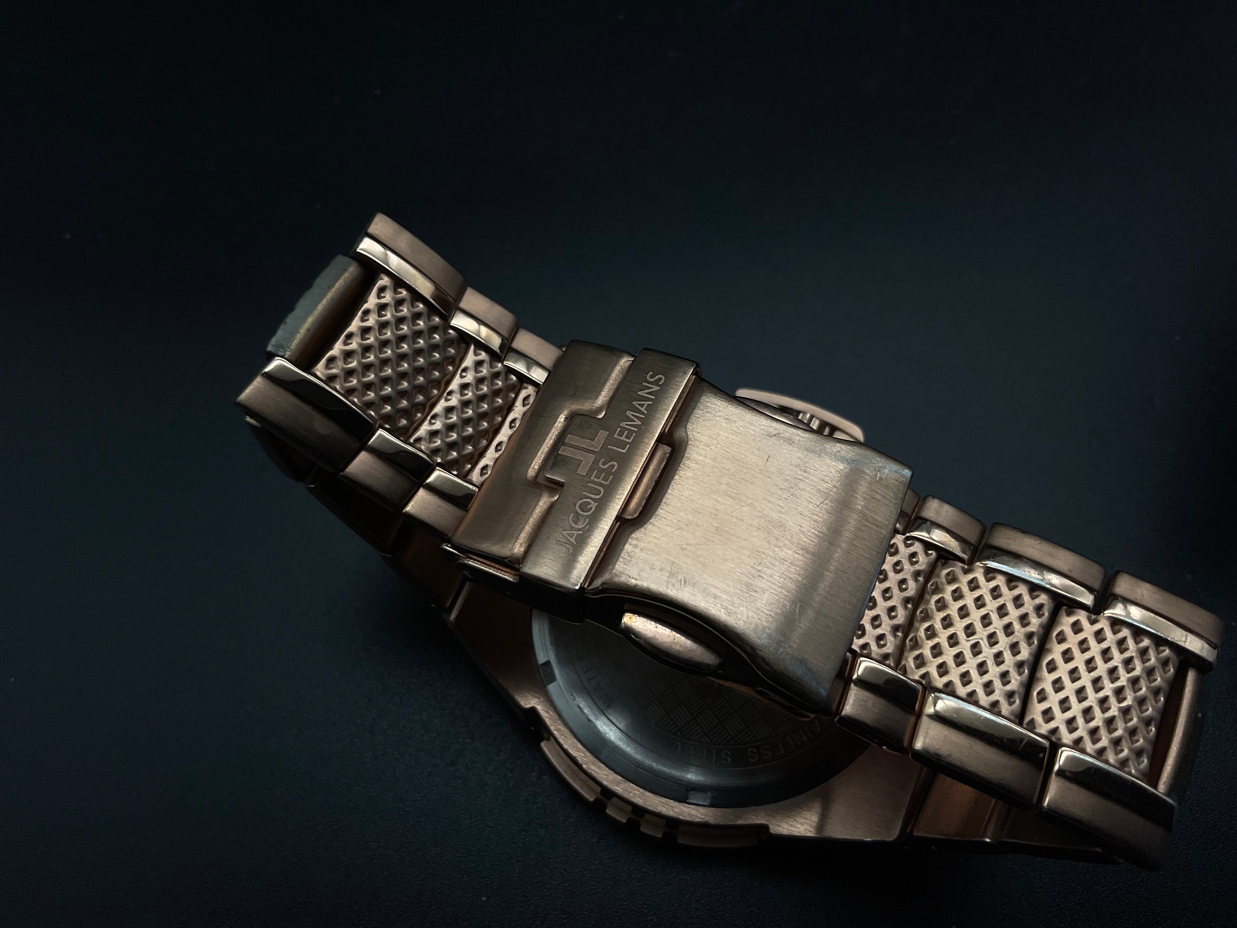 Rosé-farbige Jacques Lehmans Uhr