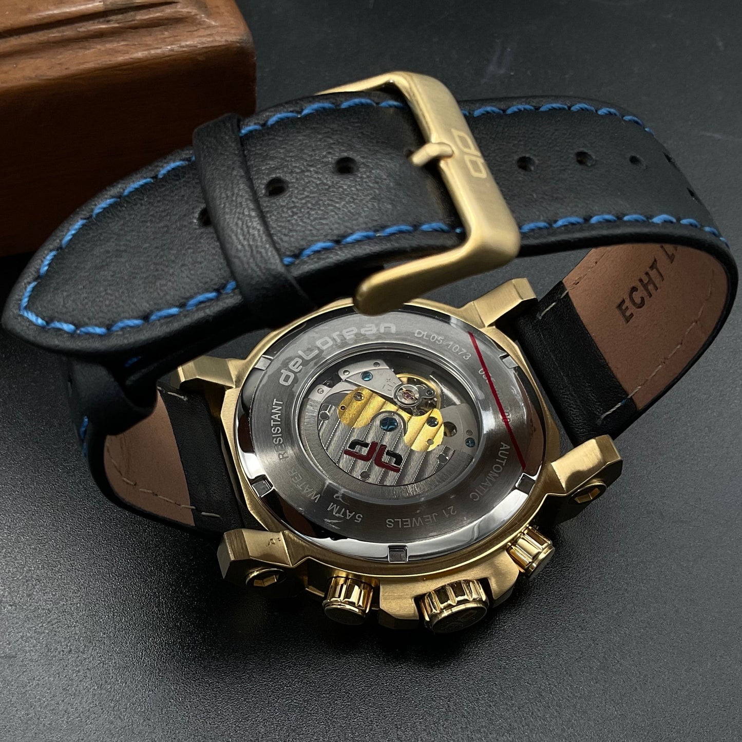 Gold-blaue DeLorean Uhr DL05-1077