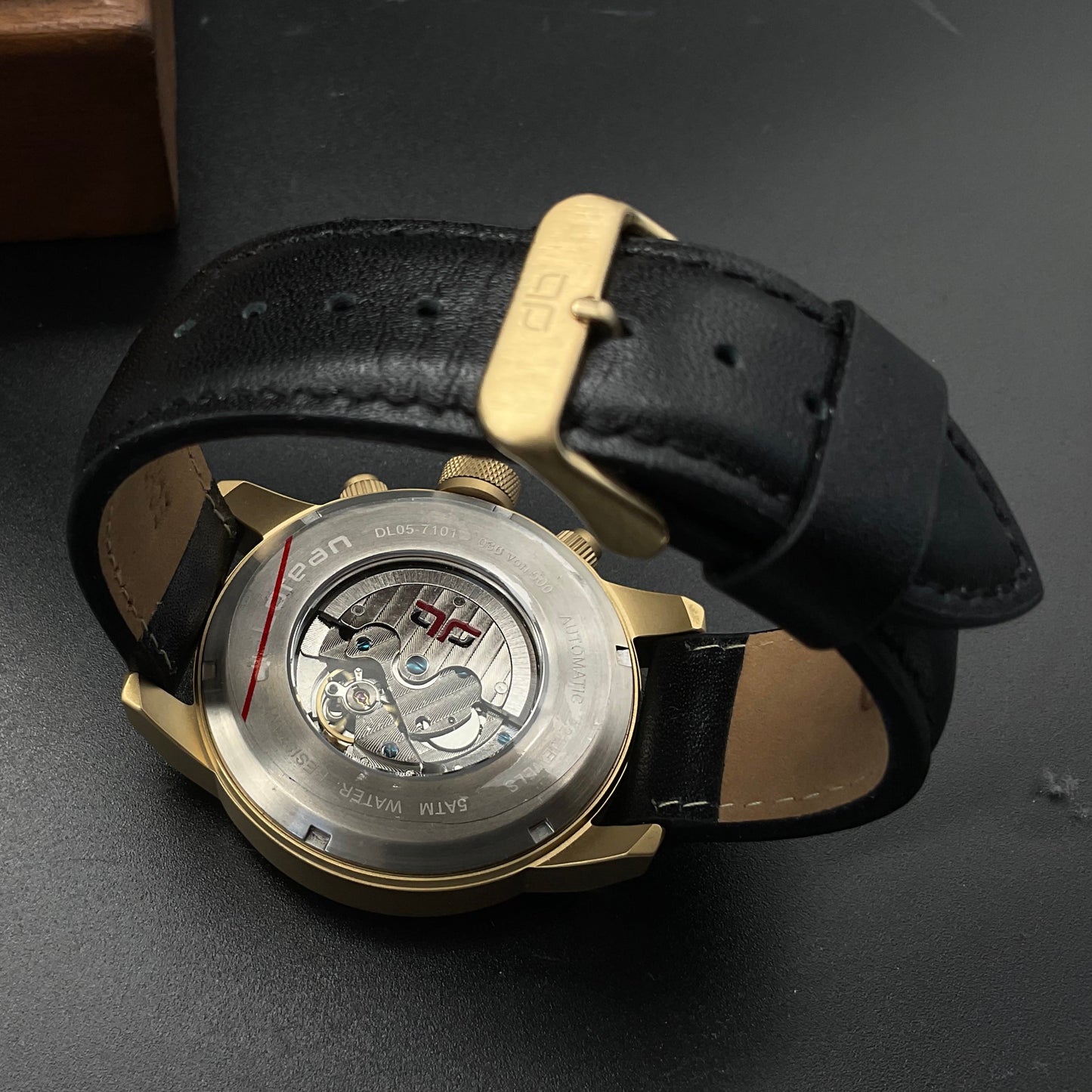 Goldene deLorean Uhr DL05-7101