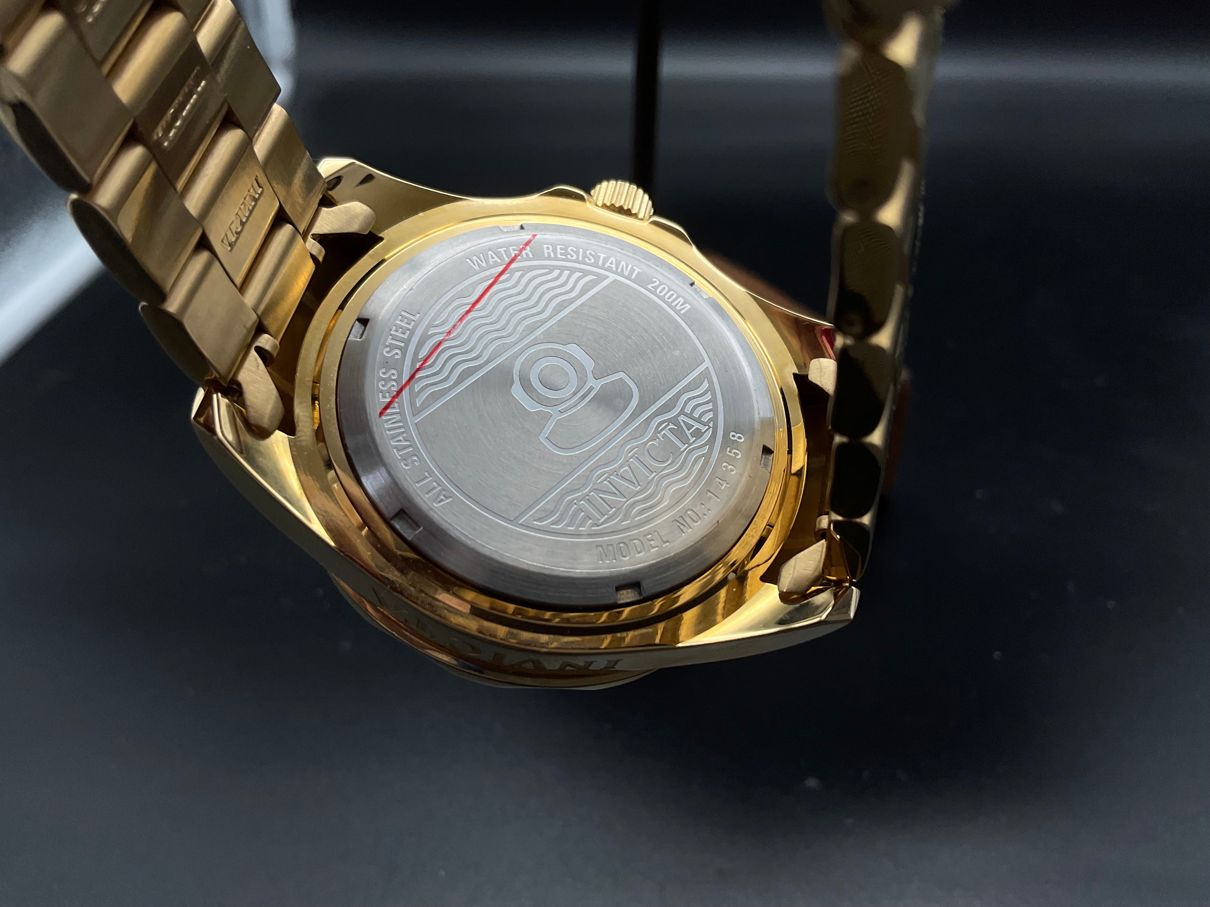 Goldene Invicta Uhr 14358