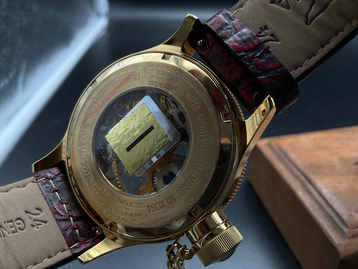 Goldene Invicta Uhr 10364