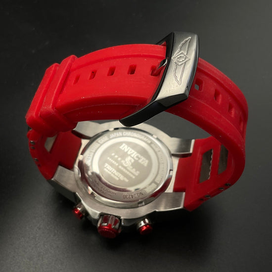 Rot-silberne Invicta 24230 Uhr