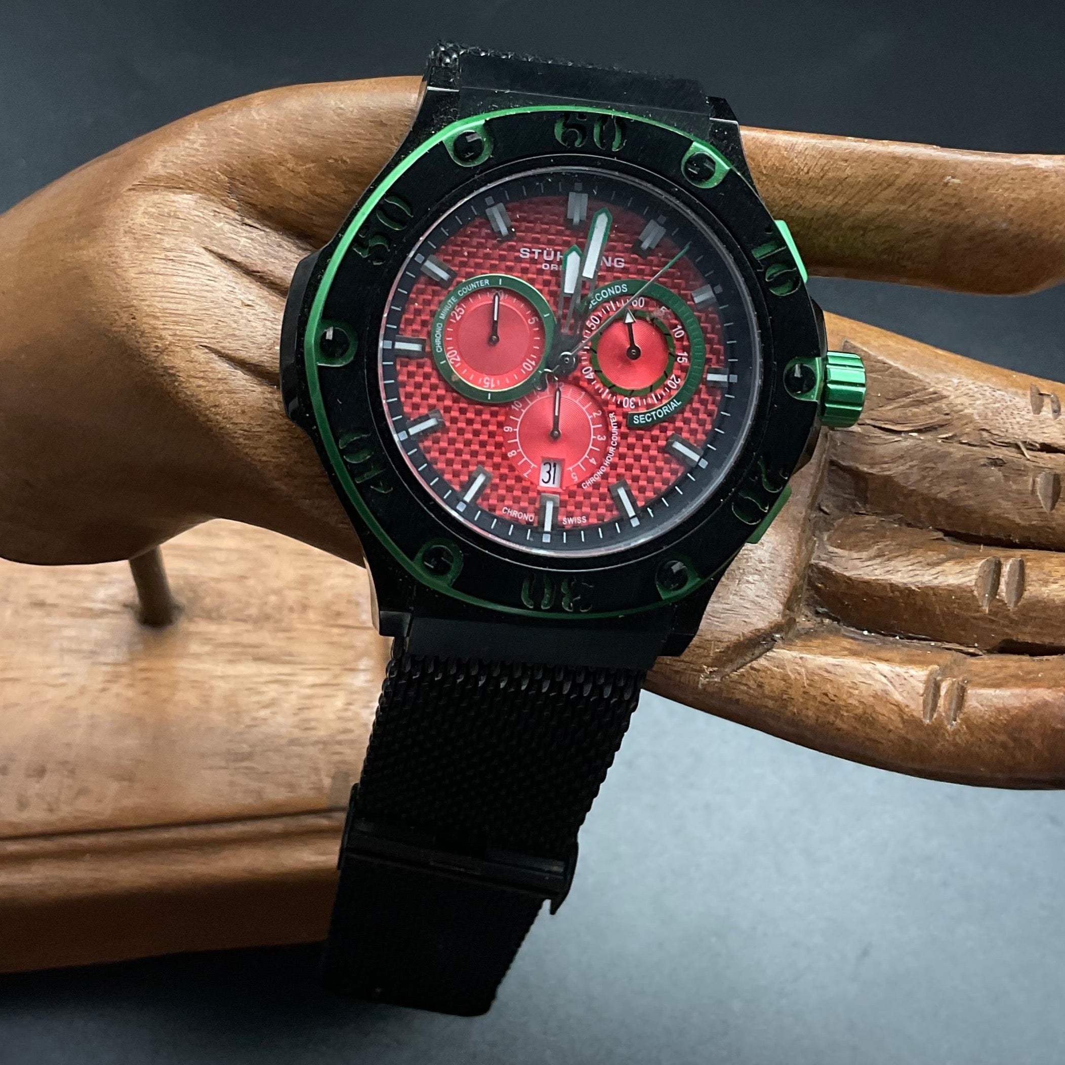 Rot-schwarze Stührling Uhr