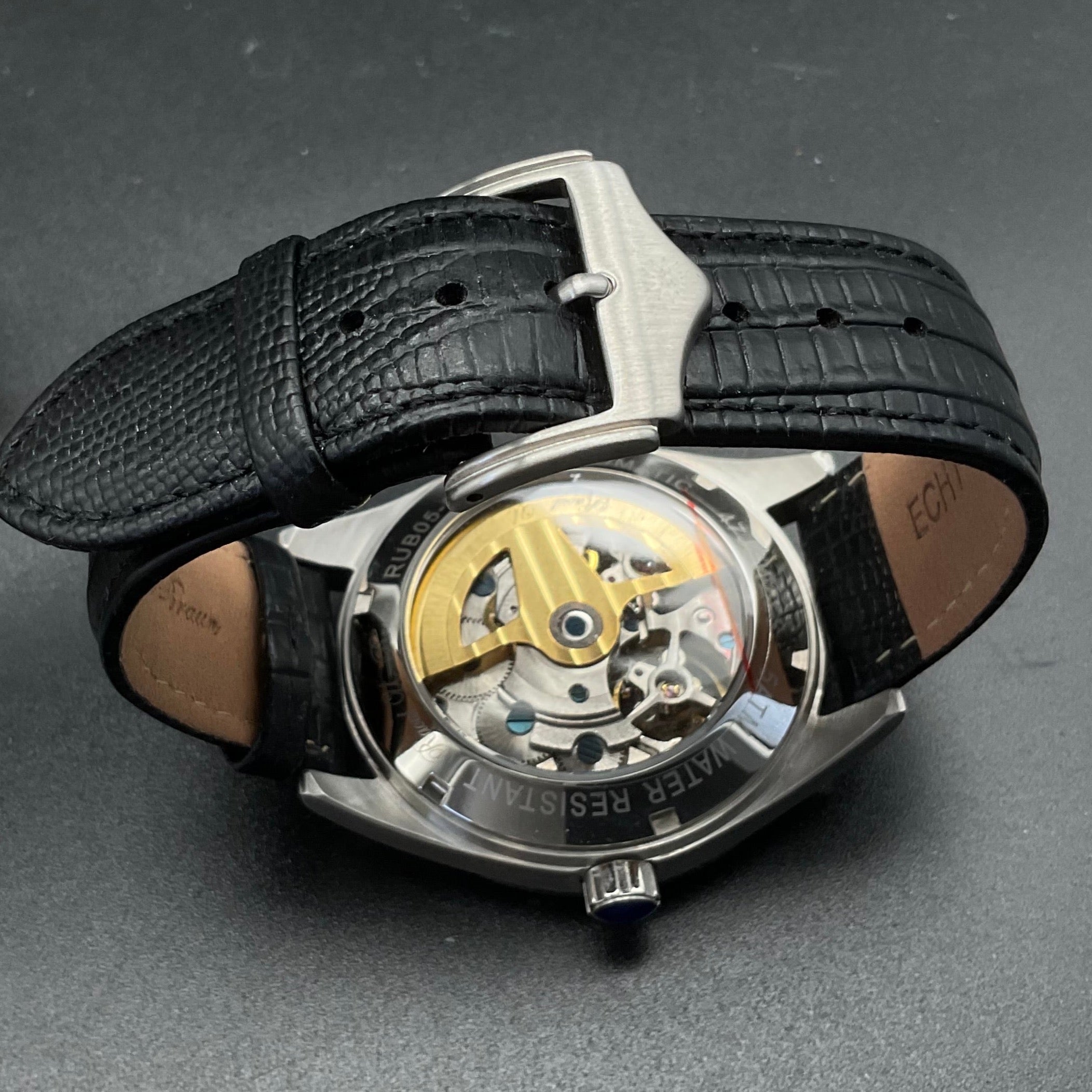 Grün-schwarze Raoul U. Braun RUB05-0393