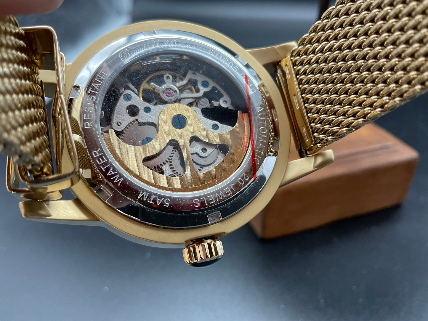 Gold-schwarze Raoul U. Braun RUB05-0410 Uhr